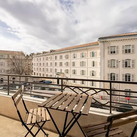 Les Lofts De Saint Clair Un Balcon A Centre Ville, Marche Provencal, 4ch Avec Bureau Et Connexions Wifi Debit, Clim, 5 Smart Tv, 2 Salles D'eau, 2wc, 8 Pax Max, A Pied טולון