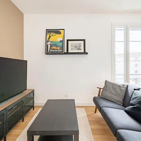 Les Lofts De Saint Clair Un Balcon A Centre Ville, Marche Provencal, 4ch Avec Bureau Et Connexions Wifi Debit, Clim, 5 Smart Tv, 2 Salles D'eau, 2wc, 8 Pax Max, A Pied *