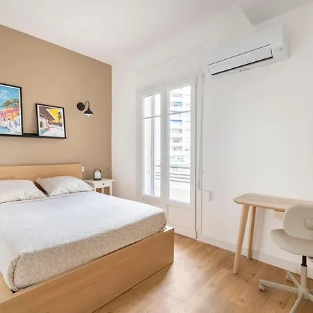Les Lofts De Saint Clair Un Balcon A Centre Ville, Marche Provencal, 4ch Avec Bureau Et Connexions Wifi Debit, Clim, 5 Smart Tv, 2 Salles D'eau, 2wc, 8 Pax Max, A Pied דירה *