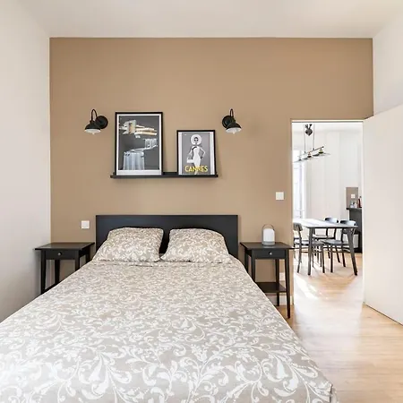 Apartament Les Lofts De Saint Clair Un Balcon A Centre Ville, Marche Provencal, 4ch Avec Bureau Et Connexions Wifi Debit, Clim, 5 Smart Tv, 2 Salles D'eau, 2wc, 8 Pax Max, A Pied