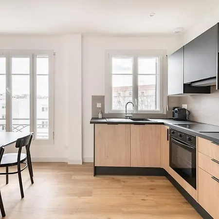 Apartament Les Lofts De Saint Clair Un Balcon A Centre Ville, Marche Provencal, 4ch Avec Bureau Et Connexions Wifi Debit, Clim, 5 Smart Tv, 2 Salles D'eau, 2wc, 8 Pax Max, A Pied *