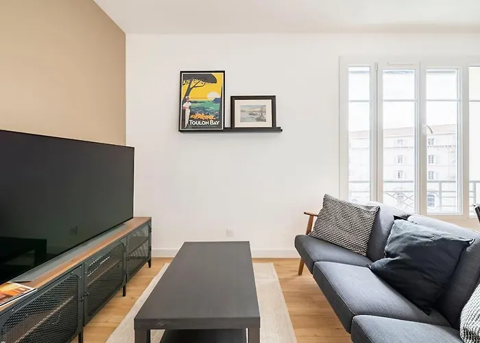 Les Lofts De Saint Clair Un Balcon A Centre Ville, Marche Provencal, 4ch Avec Bureau Et Connexions Wifi Debit, Clim, 5 Smart Tv, 2 Salles D'eau, 2wc, 8 Pax Max, A Pied *