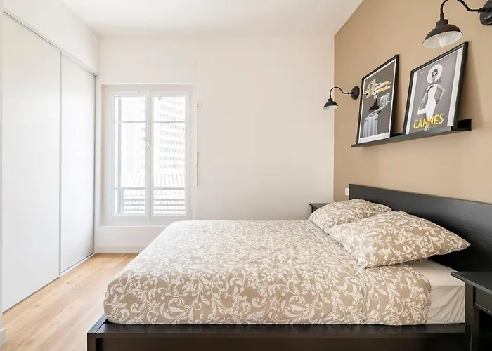 Les Lofts De Saint Clair Un Balcon A Centre Ville, Marche Provencal, 4ch Avec Bureau Et Connexions Wifi Debit, Clim, 5 Smart Tv, 2 Salles D'eau, 2wc, 8 Pax Max, A Pied * Tulon